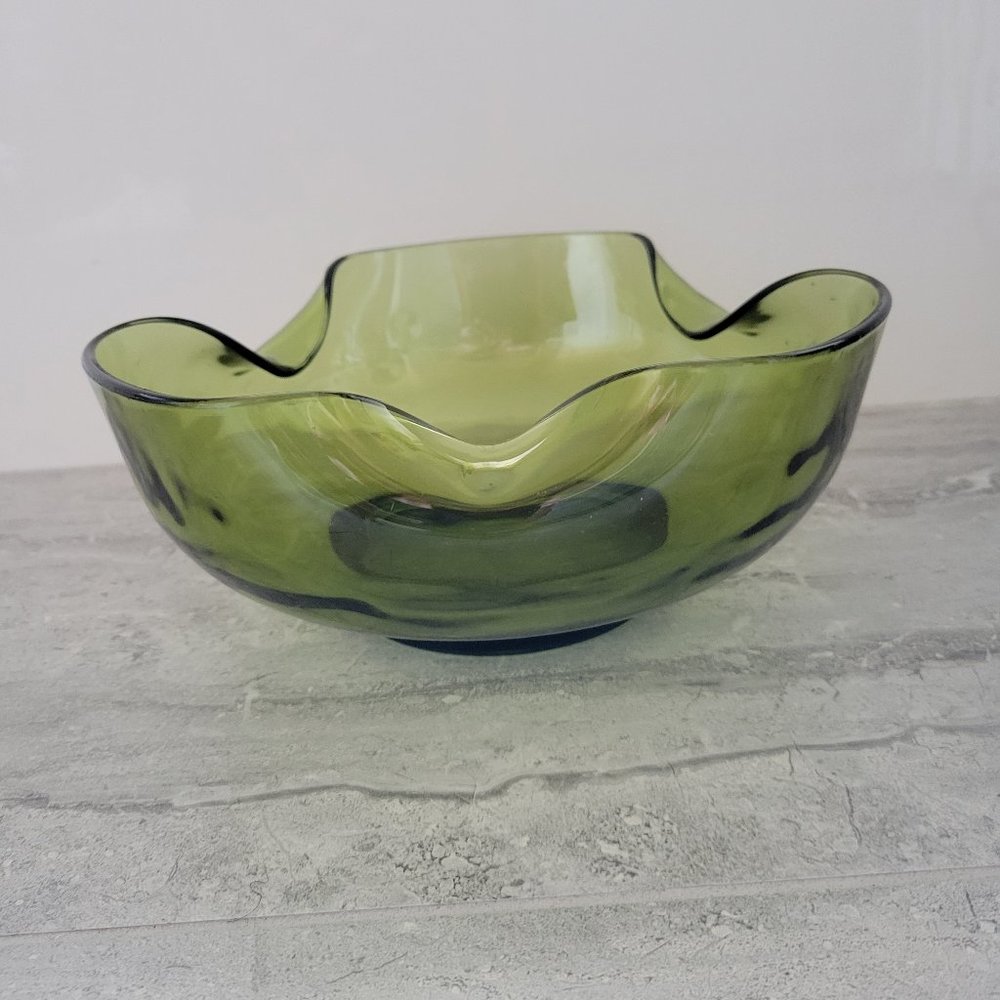 Pinch Shape Bowl